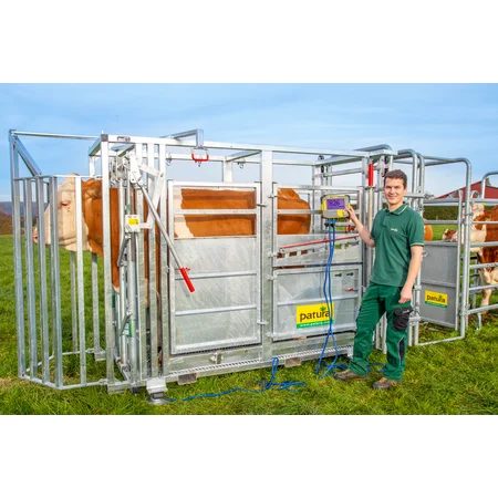 Behandlungsstand A6000 mit Heckschiebetür, Fangkorb 2-flügelig stufenlose Halsfangvorrichtung vz.