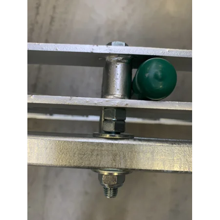 Verriegelung für selbstschließendes Fressgitter Schafe ohne Arretierung